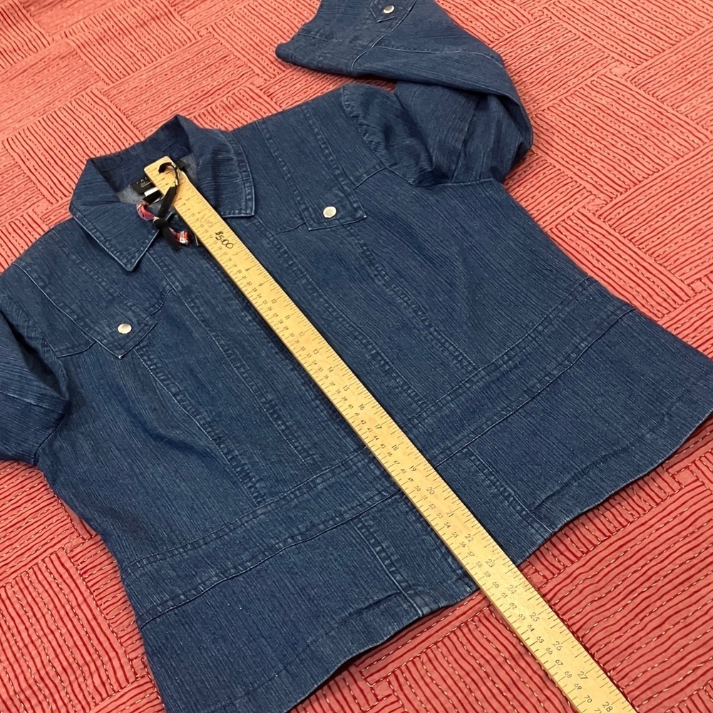 Denim Jacket for Women size 6 petite - contemporary fitted design - Picture 7 of 13